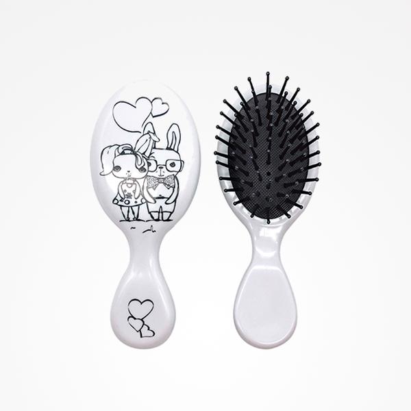 Cute Couple Colouring-in mini  oval paddle brush for children with markers